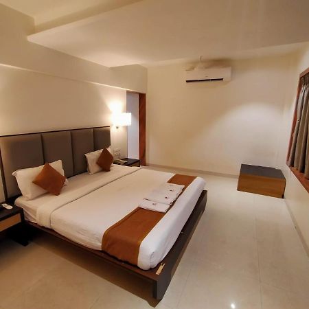 Abhishek Beach Resort And Spa Ganpatipule Exterior foto