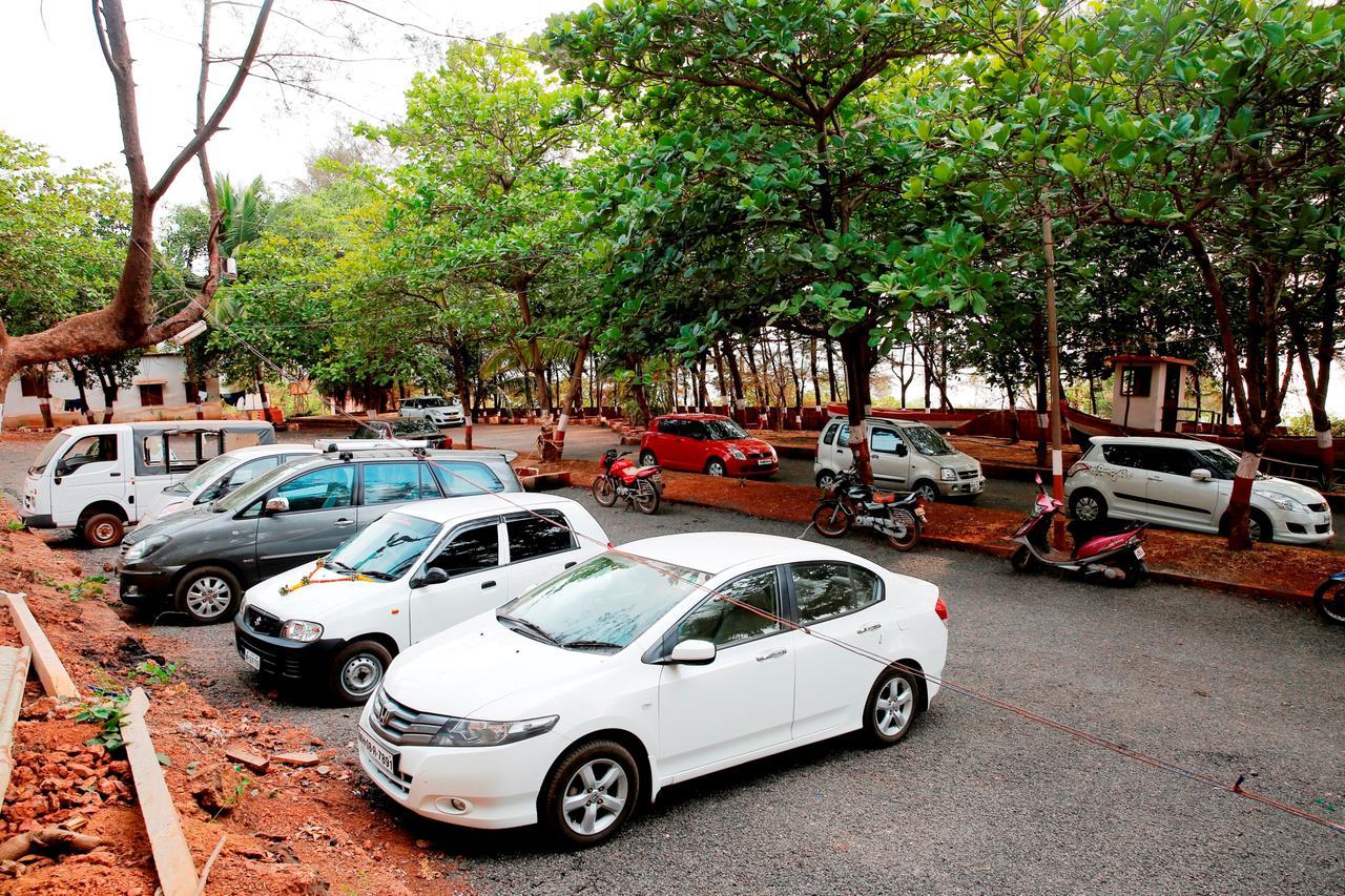 Abhishek Beach Resort And Spa Ganpatipule Exterior foto