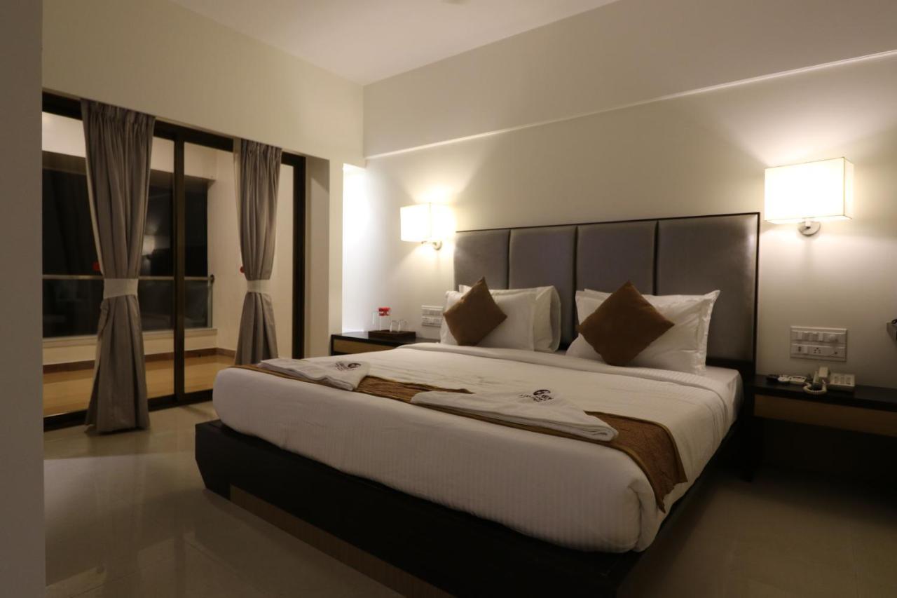 Abhishek Beach Resort And Spa Ganpatipule Exterior foto