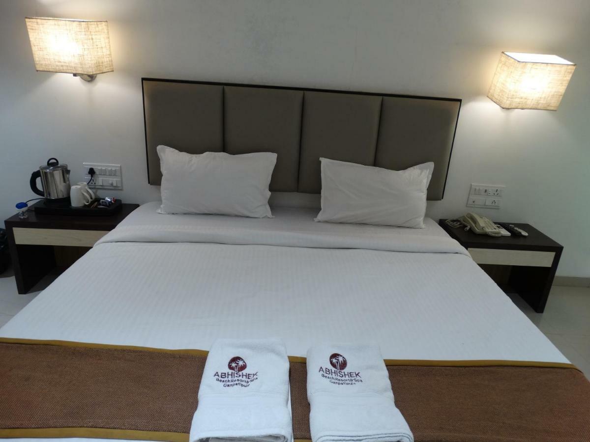 Abhishek Beach Resort And Spa Ganpatipule Exterior foto